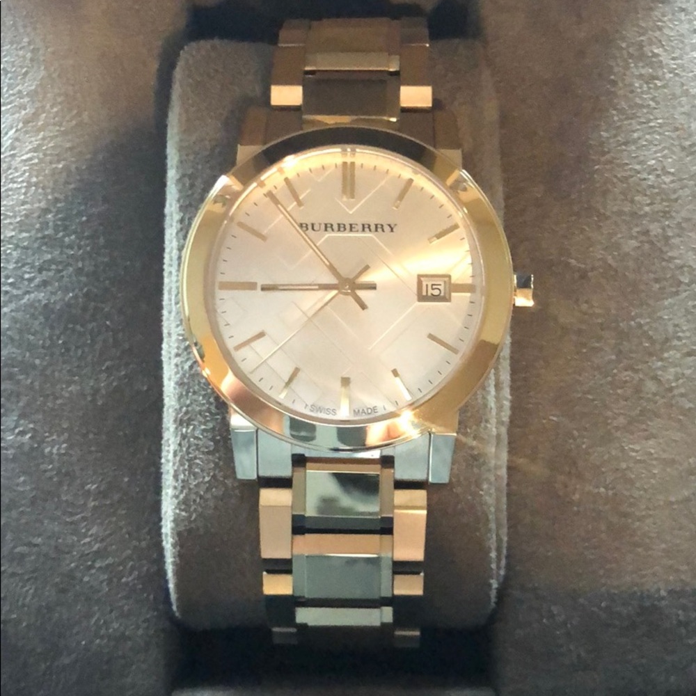 Burberry Watch (GOLD)